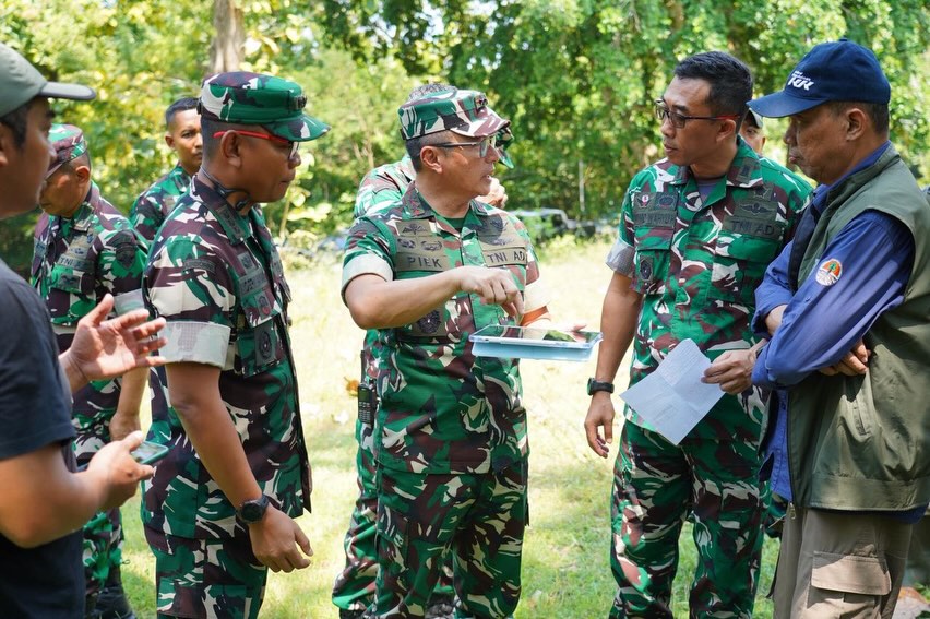 Dalam arahannya di hadapan para Prajurit Yon TP 928/BSY, Pangdam menekankan pentingnya kemampuan adaptasi yang cepat.