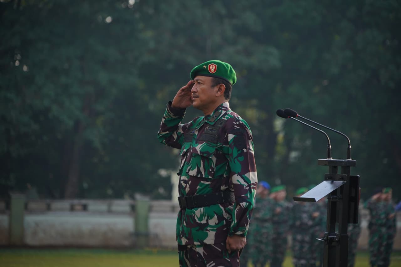 Panglima TNI juga menyoroti perkembangan situasi global, khususnya konflik Iran–Israel dan Amerika Serikat yang masih memanas serta berdampak luas terhadap kondisi politik dan ekonomi dunia.